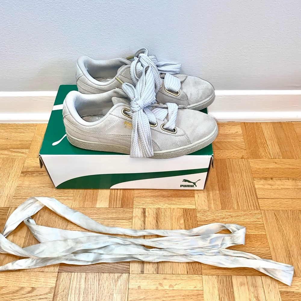 Suede heart satin laced puma shoes : size 8